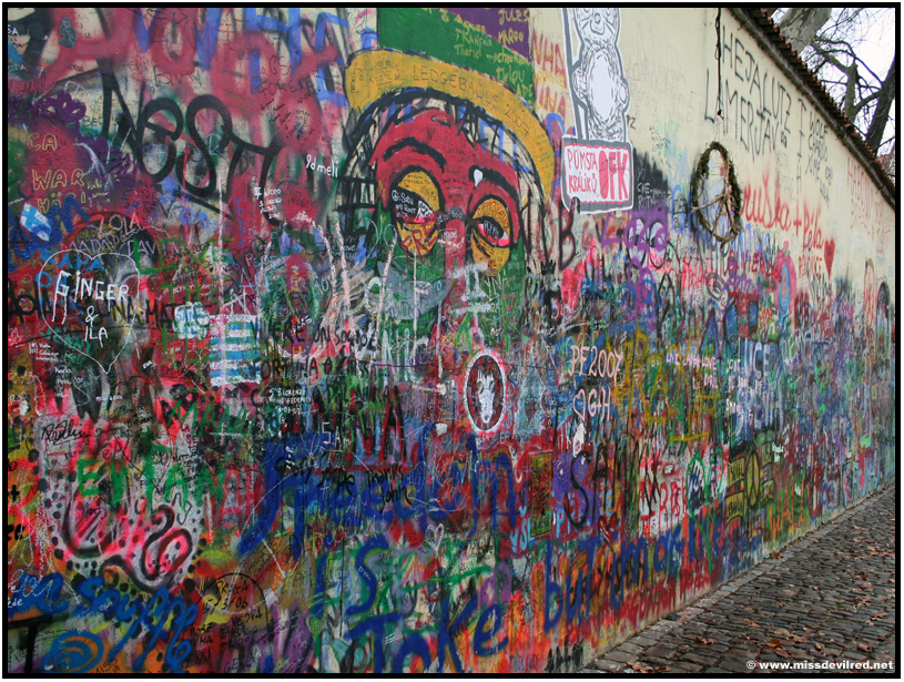 17_Prague_mur_Lenon.jpg